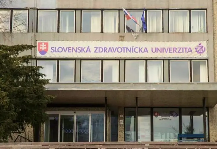 История Медицинский университет в Словакии 